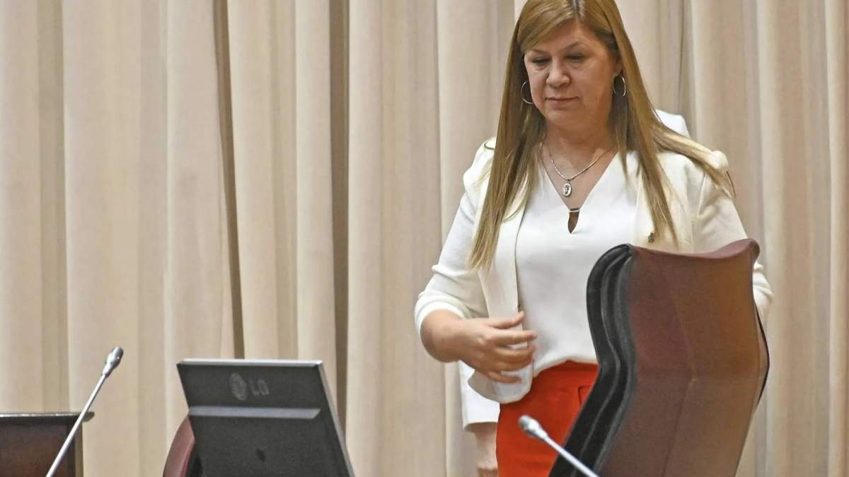 Gloria Ruiz en la legislatura