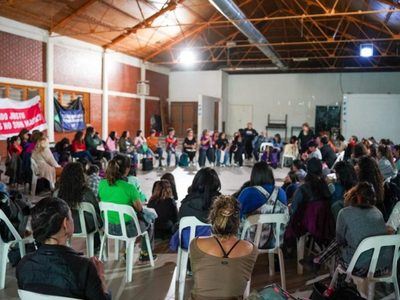 Se llevó a cabo la primera Asamblea Feminista y Transfeminista luego de las PASO