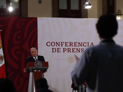 A diferencia de antes, ahora los asesinatos de periodistas no son “crímenes de Estado”: AMLO