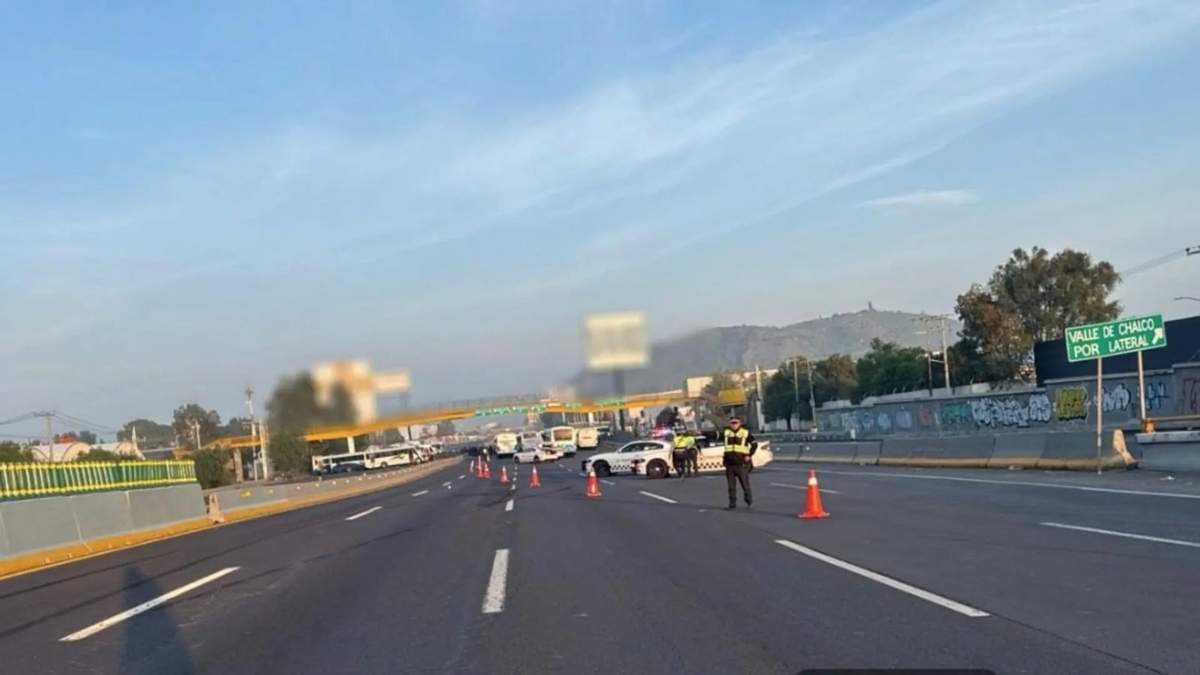 Ttransportistas bloquean carreteras en Puebla para exigir seguridad; se cometen 30 asaltos diarios