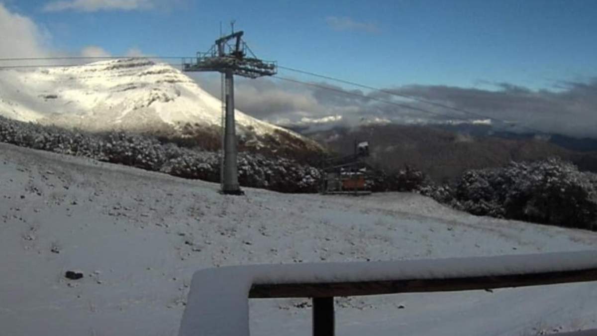Primera nevada del 2021 en el Cerro Chapelco. Fuente: (Twitter)