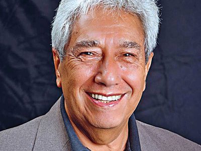 Arturo Nava, escenógrafo, iluminador, maestro