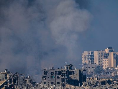 Decenas de muertos en bombardeos israelíes contra dos escuelas de la ONU en Gaza