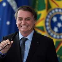 Jair Bolsonaro volvió a defender la portación de armas para “vivir en paz y alegría”