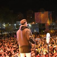 Esta noche cierra la Fiesta de la Confluencia con la presentación de Miguel Mateos
