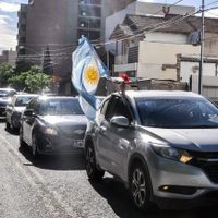 Recordaron en Neuquén a Néstor  Kirchner con una caravana de flores