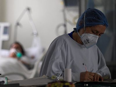 Avanza la variante Ómicron en Chile: los internados alcanzan las mayores cifras en seis meses