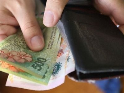 Los empleados estatales de Neuquén cobrarán en febrero un aumento salarial del 17,4 por ciento