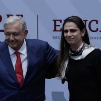 AMLO respalda a Guevara: “ella tiene medalla de bronce en cuestionamientos de los medios, el oro es