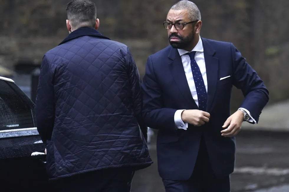 El secretario del Interior de Gran Bretaña, James Cleverly, en Londres el 19 de diciembre de 2023