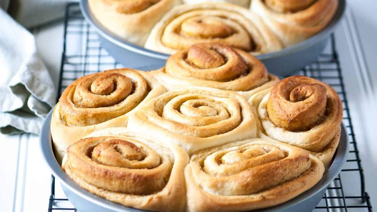 Rolls de chipá relleno. Fuente: (X)