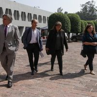 Padres de normalistas exigen al Estado rectificar y aceptar asistencia técnica internacional