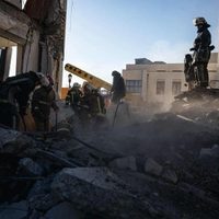 Ucrania denuncia 56 muertos por el ataque de un tanque ruso contra una residencia de ancianos