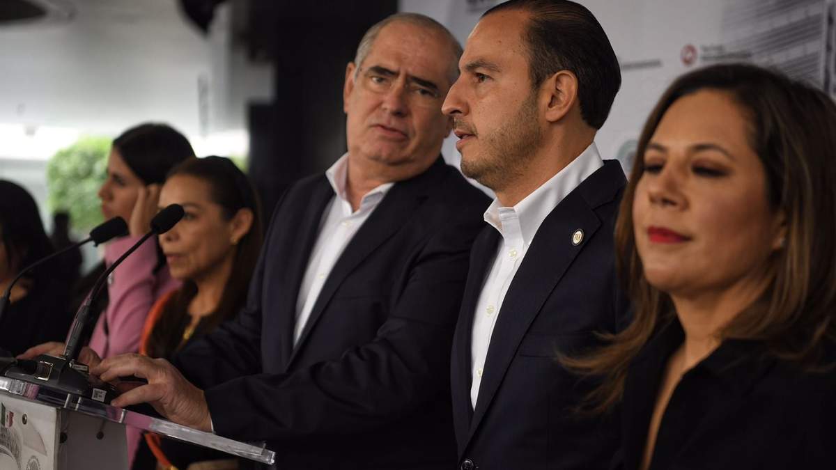Marko Cortés encabeza conferencia panista en el Senado