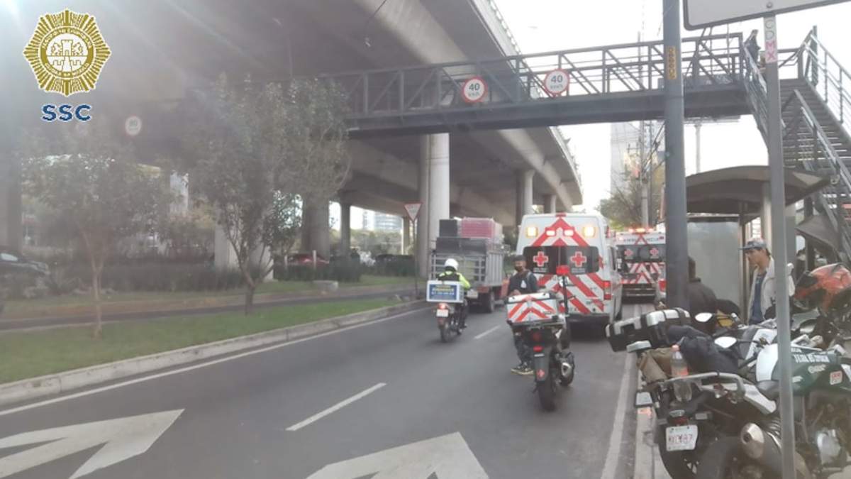 Ambulancias llegaron al establecimiento ubicado en Anillo Periférico y calle Ladera