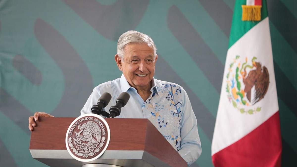 El presidente durante la mañanera de este lunes que se realizó en Chiapas