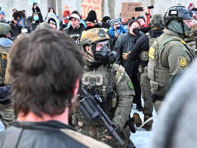 Acusan a demócratas de poner en riesgo la seguridad de EU, tras asesinada por agente de ICE (Video)