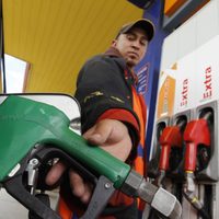 Acorralado: Guillermo Lasso congeló los precios del combustible en Ecuador para evitar un estallido