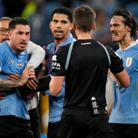La FIFA suspende a cuatro jugadores de Uruguay por caos en el Mundial