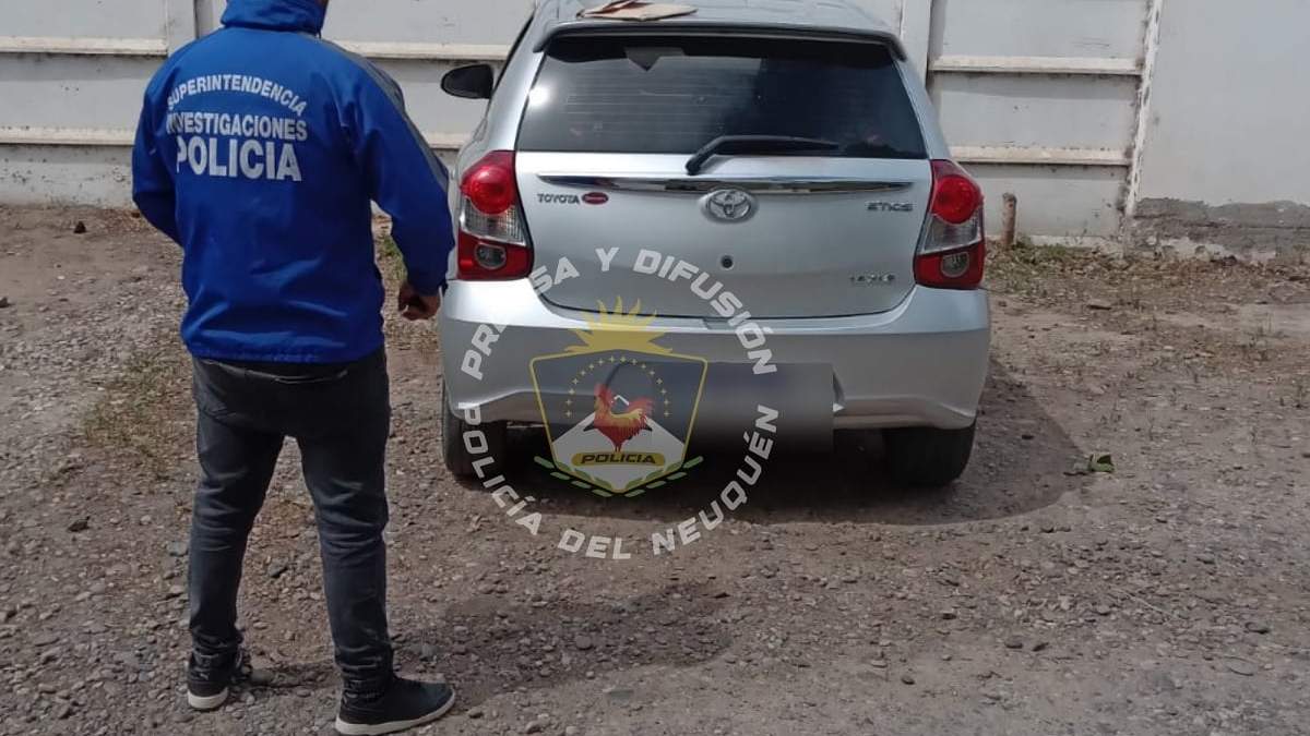 Toyota Etios que presentaba documentación adulterada. Fuente (Policía de Neuquén)