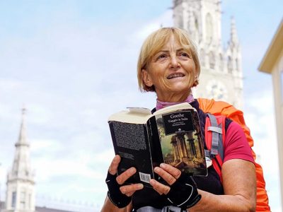 Una mujer de 72 años empezó su viaje a pie, desde Italia hasta China: el recorrido durará tres años