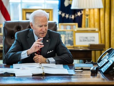 Tras dimisión de Truss, Biden promete mantener buena relación con Gran Bretaña