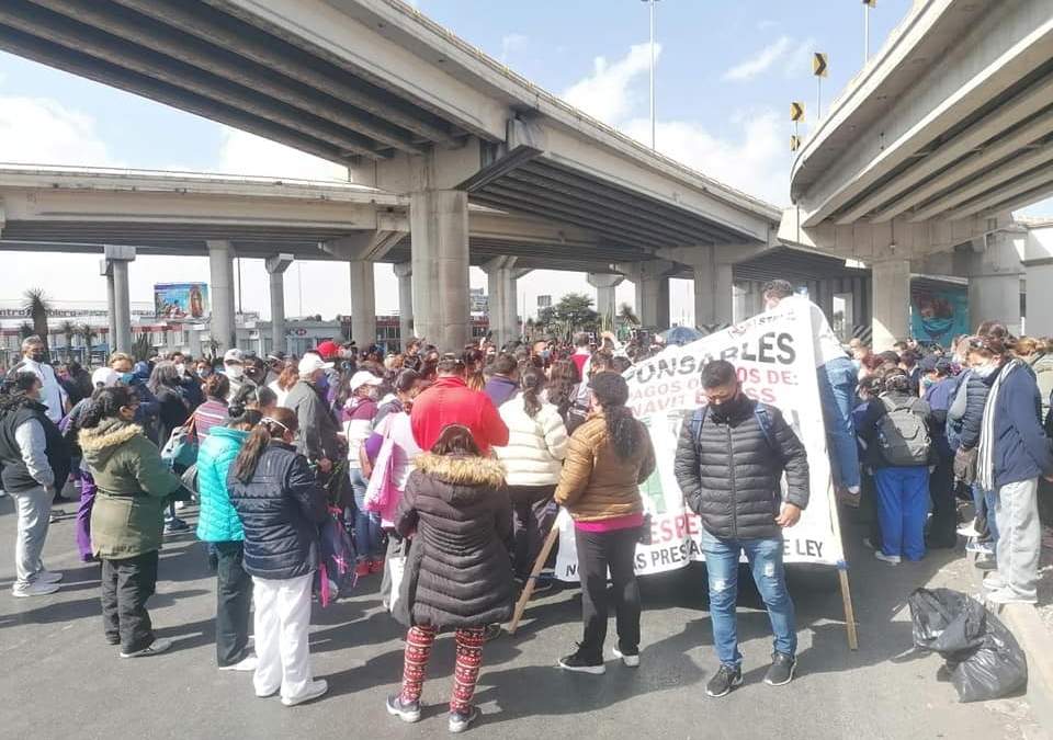 Protesta por sueldos atrasados en SLP