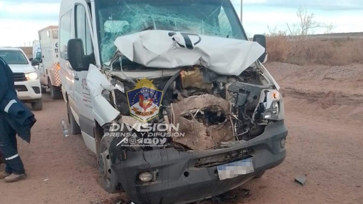 Por el accidente tuvieron que trasladar a nueve personas a hospitales para ser atendidos. Fuente: (Policía Neuquén).