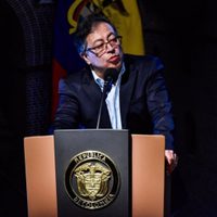 Petro pide detener a 'Iván Mordisco' tras sugerir apoyo de las disidencias de las FARC a su campaña