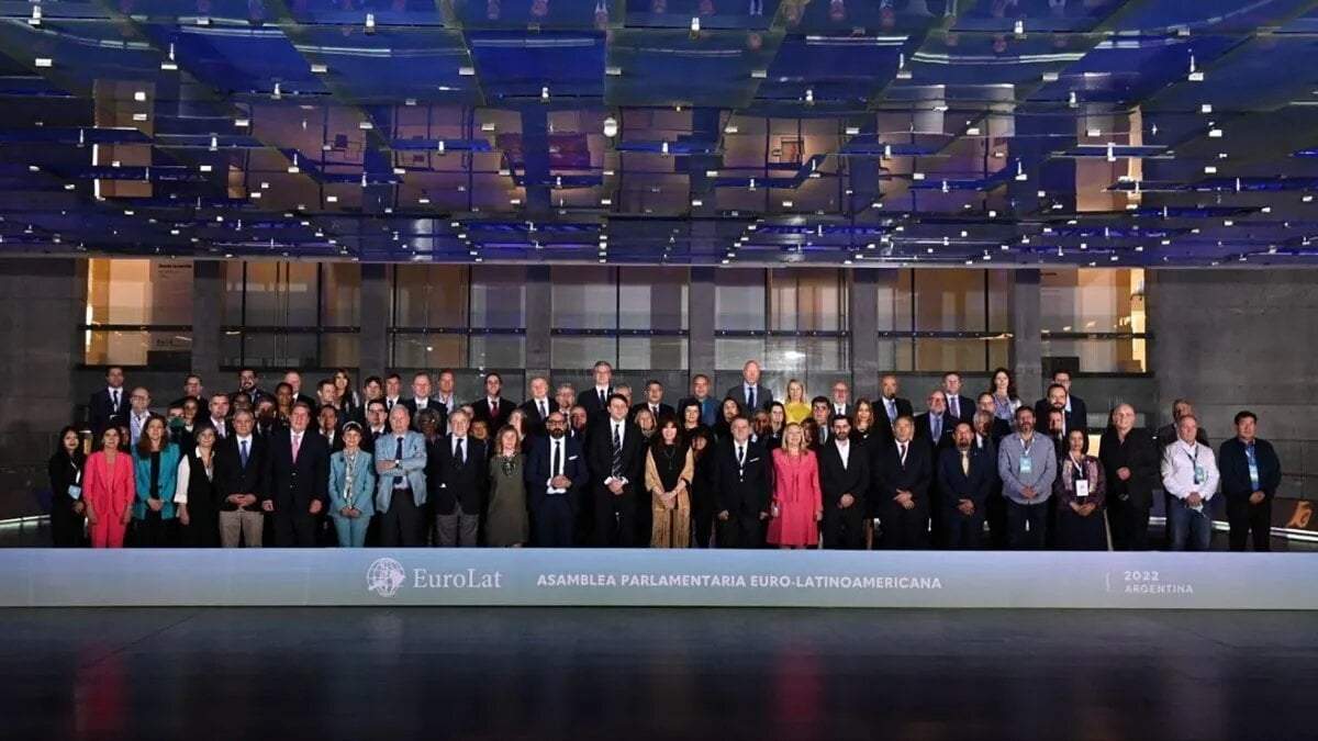 Parlamentarios de la EuroLat. Fuente: (Twitter)