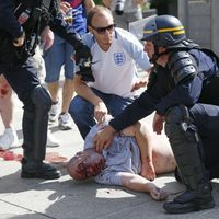 Riña entre aficionados ingleses y rusos deja varios heridos en la Eurocopa