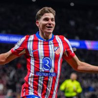 Aseguran que tres grandes europeos pretenden a Julián Álvarez en el próximo mercado de pases