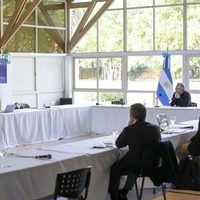 Alberto Fernández se reunió con el comité de expertos para analizar cómo será la "flexibilización"