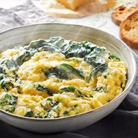 Polenta con crema de espinaca: tentate con esta versión para comer calentita y resolver el almuerzo o cena