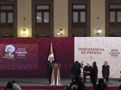 Estos fueron los principales temas de la conferencia mañanera de AMLO del 4 de enero (Video)