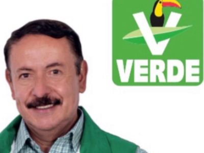 Balean camioneta de candidato del PVEM a diputado federal en Naucalpan
