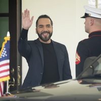 Bukele propone a Maduro un intercambio de prisioneros por los deportados venezolanos