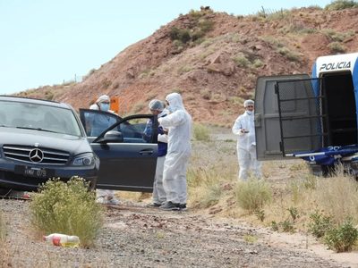 La autopsia reveló que el hombre hallado en el Mercedes Benz murió por un disparo de arma de fuego