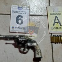Secuestraron armas, cocaína y motos desarmadas en la zona caliente de la ciudad