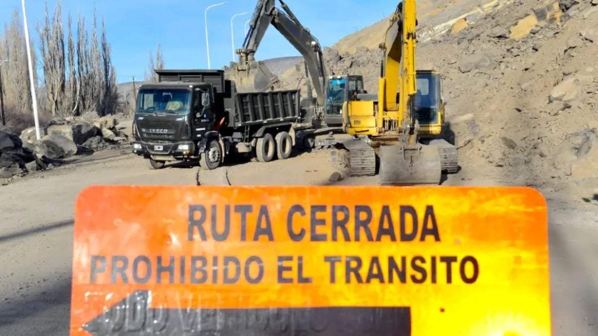 Trabajos en el cerro de la Virgen sobre la ruta 43. Fuente: (Neuquén Informa)