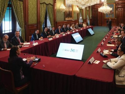 Consejo de inversiones: Sheinbaum llama a la élite empresarial para reactivar una economía estancada