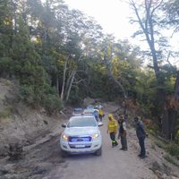 El incendio de un automóvil mantuvo en vilo a guardaparques y brigadistas