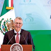 Banco Azteca y tarjetas Bienestar: Un contrato millonario con dinero destinado a los pobres