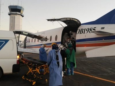 Perú: en "aviones ambulancia" pacientes con coronavirus son trasladados a Lima