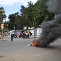 Maestros desquician Oaxaca mientras Cué asume presidencia de la Conago en Toluca