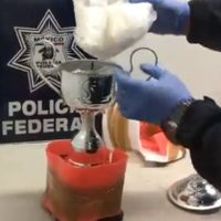Hallan 37 kilos de mariguana en veladoras y medio kilo de crystal en un trofeo