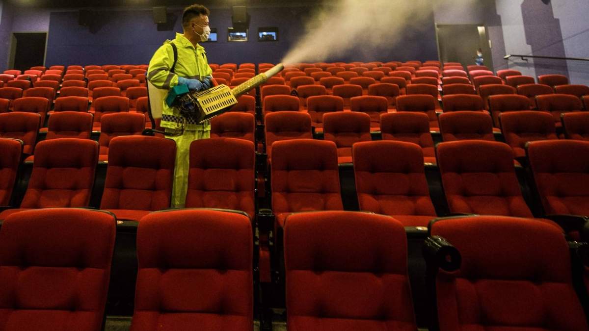 Campaña de sanitización en los teatros. Fuente: (Twitter)