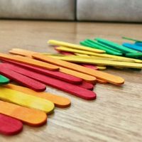 Transformé mi pared de forma creativa con solo palitos de helado: idea de maceta perfecta para suculentas