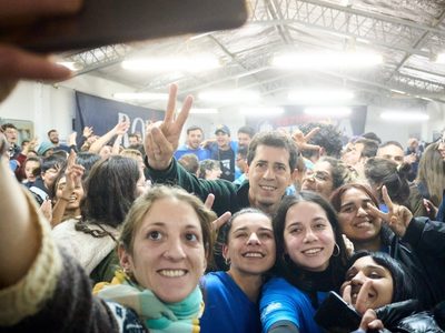 Parrilli dio su respaldo a la eventual candidatura presidencial de “Wado” De Pedro