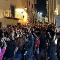 'Todos somos familia, miembros de la misma colmena”: alumnos de la UG